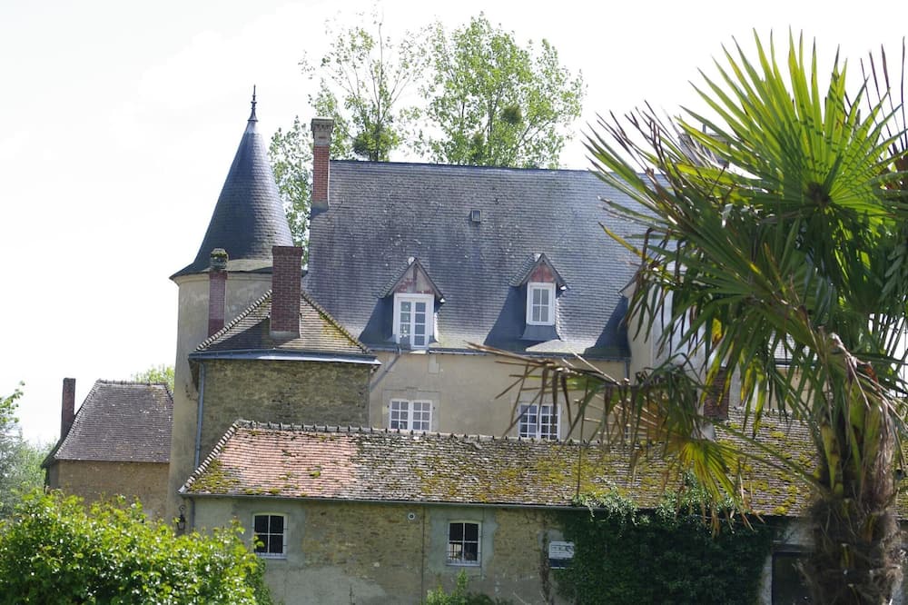 Photo of Outdoor in Lombron