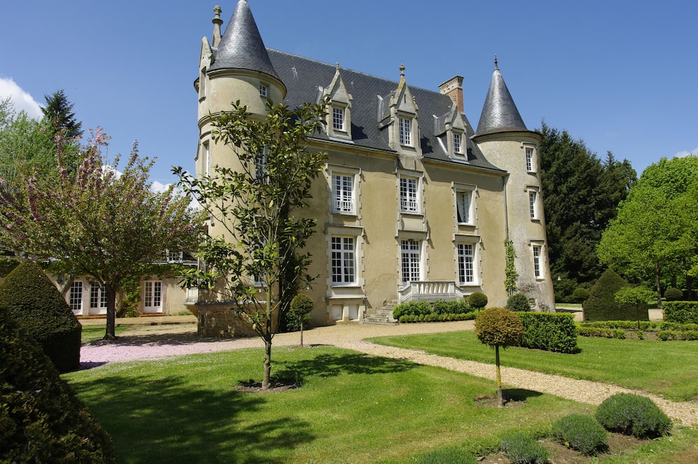 Photo of Others in Lombron