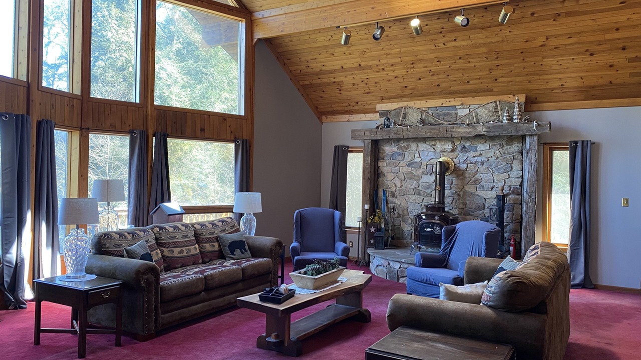 Photo of Livingroom in Middlebury Center