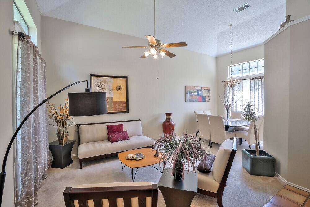 Photo of Livingroom in McNeil