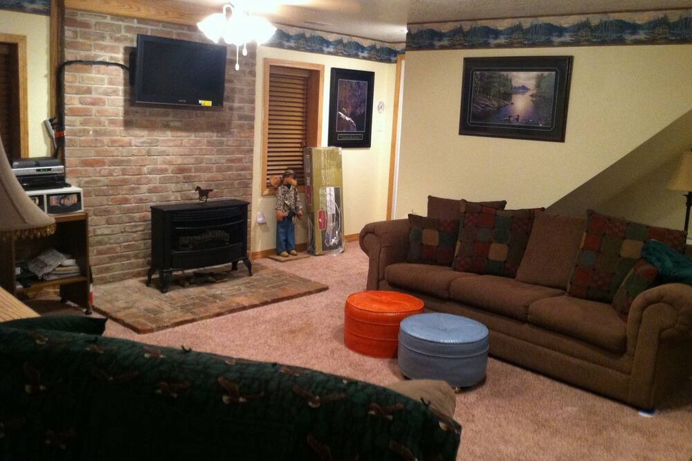 Photo of Livingroom in Barnes Lake-Millers Lake
