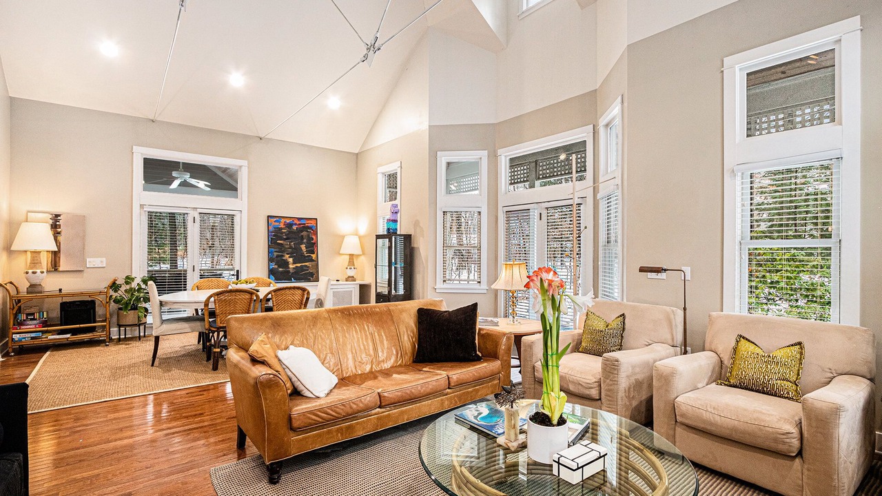 Photo of Livingroom in Union Pier