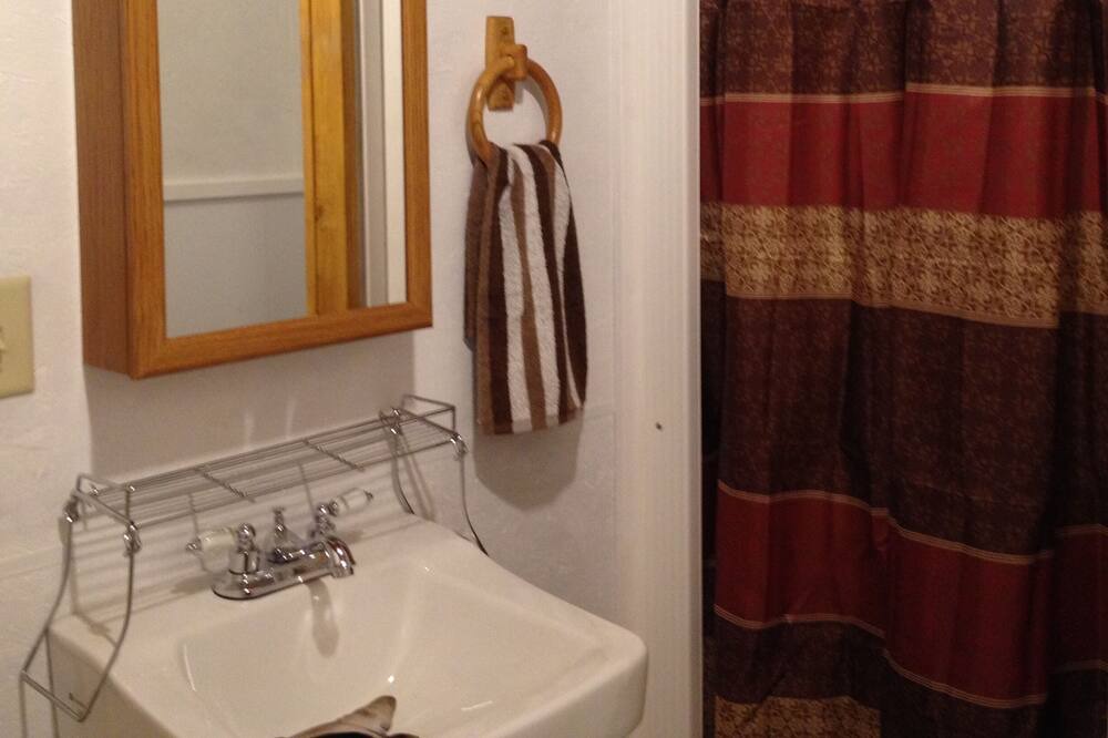 Photo of Bathroom in Gatesville