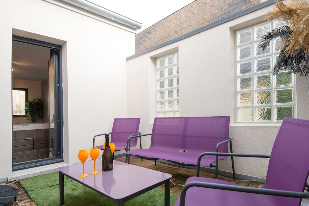 Photo of Patio Balcony in Ay