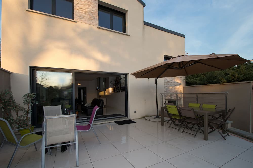 Photo of Patio Balcony in Ay