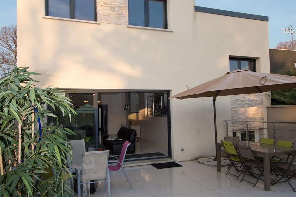 Photo of Patio Balcony in Ay