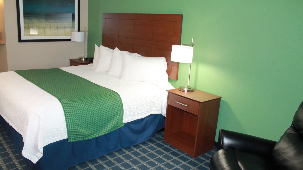 Photo of Bedroom in Emmetsburg