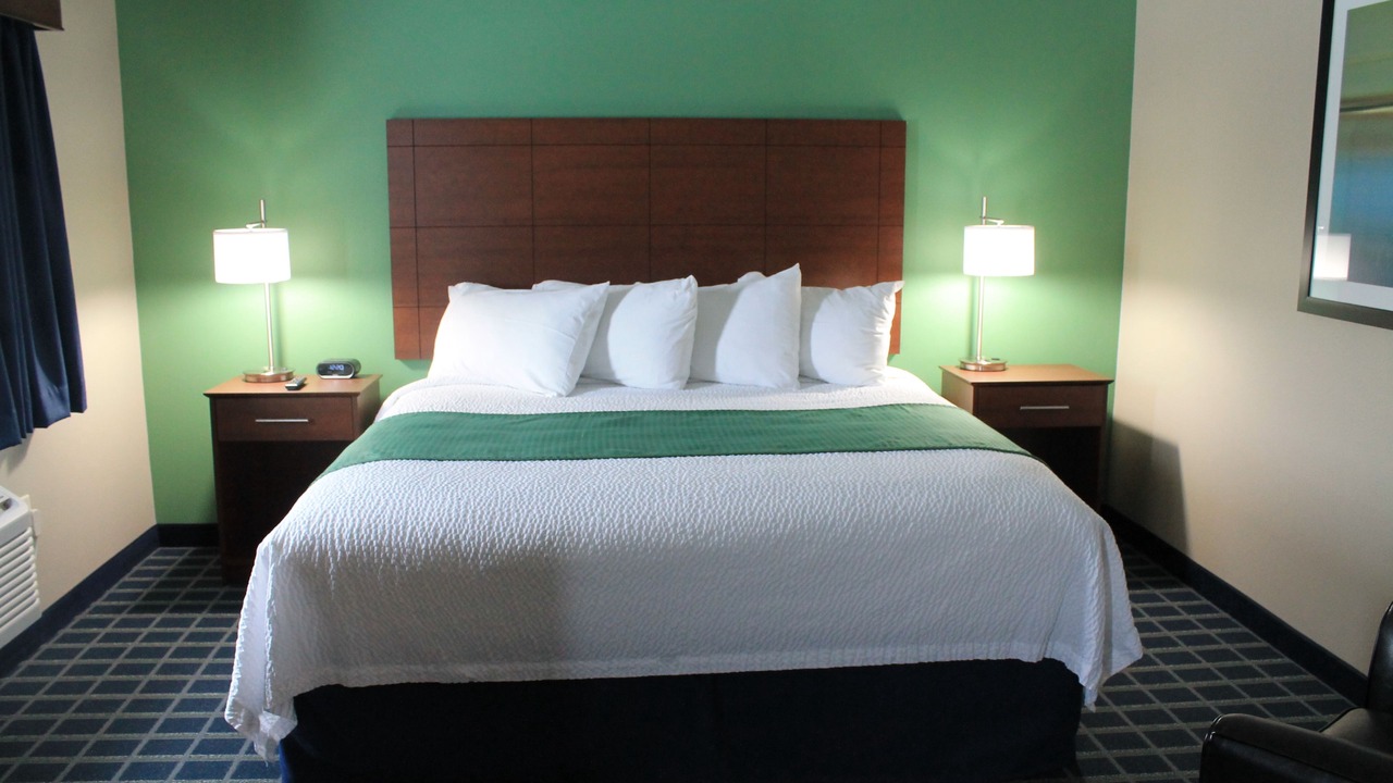 Photo of Bedroom in Emmetsburg