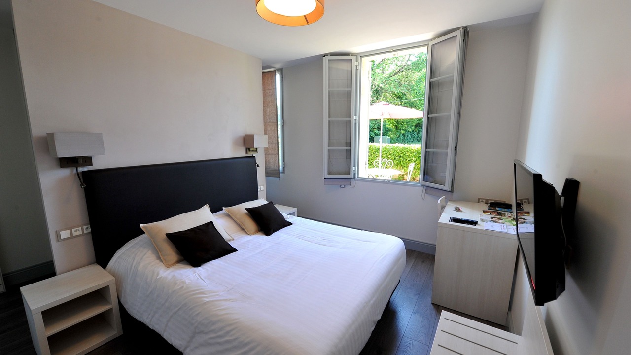 Photo of Bedroom in Saint-Pey-de-Castets