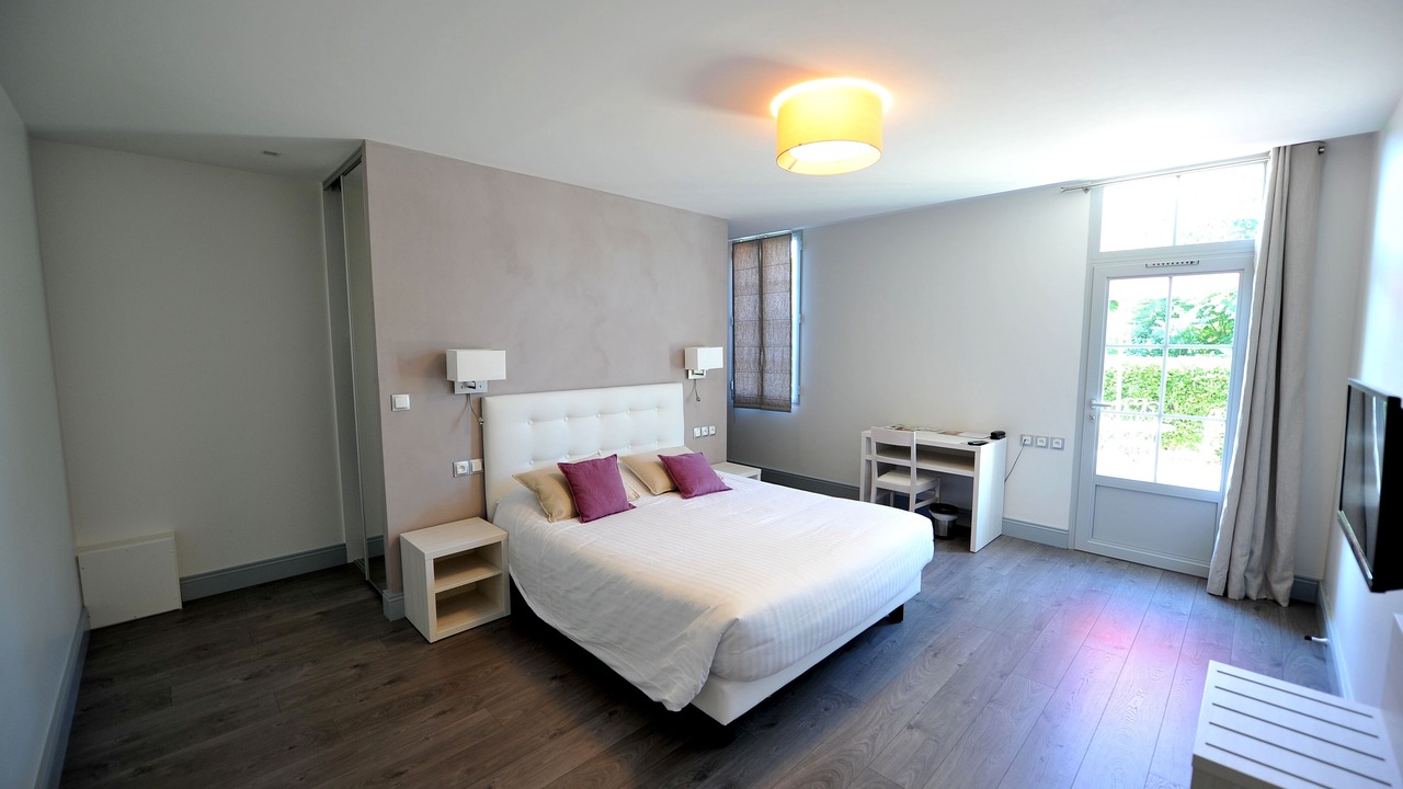 Photo of Bedroom in Saint-Pey-de-Castets