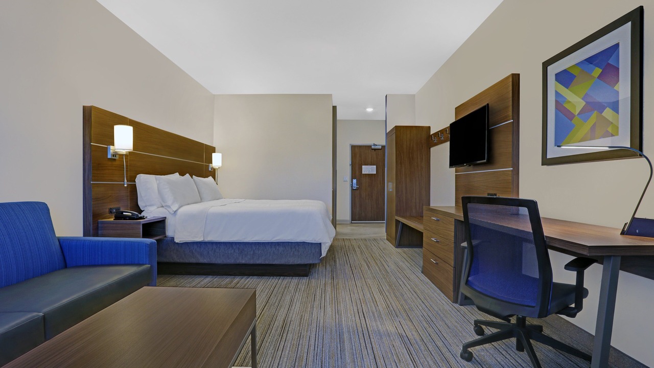 Photo of Bedroom in Lenexa