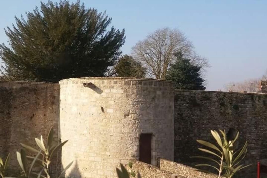Photo of Buildings in Dourdan