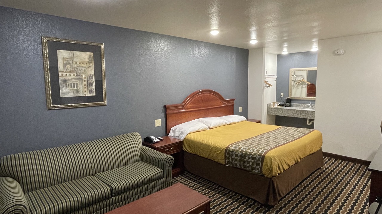 Photo of Bedroom in Sallisaw