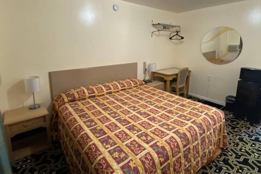 Photo of Bedroom in Liberty