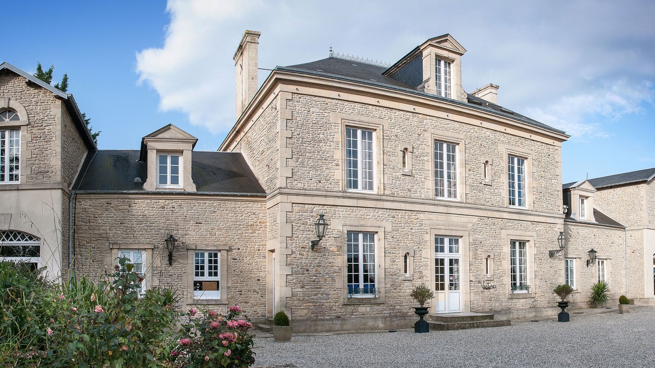 Photo of Buildings in Tracy-sur-Mer