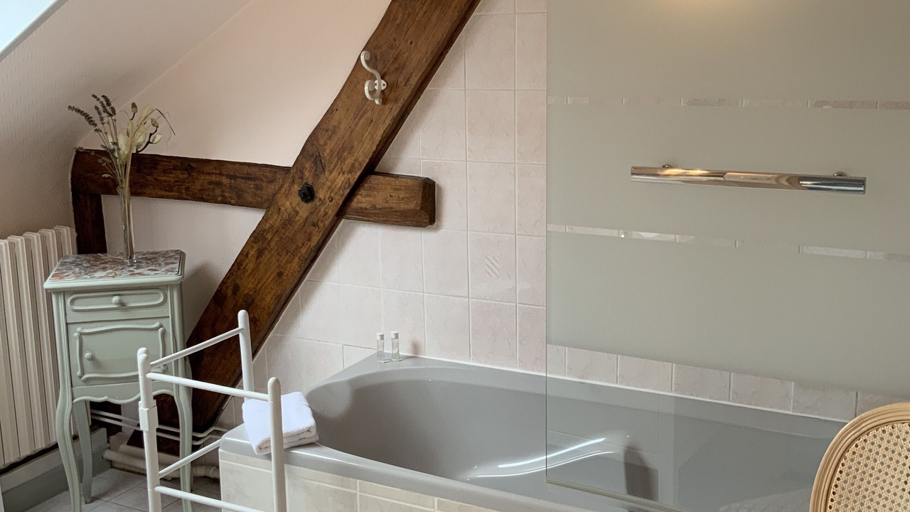 Photo of Bathroom in Tracy-sur-Mer