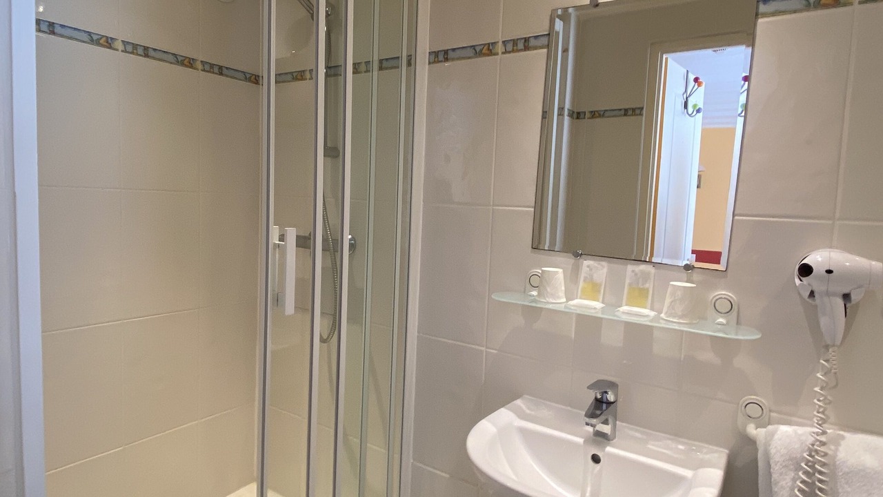 Photo of Bathroom in Enclos