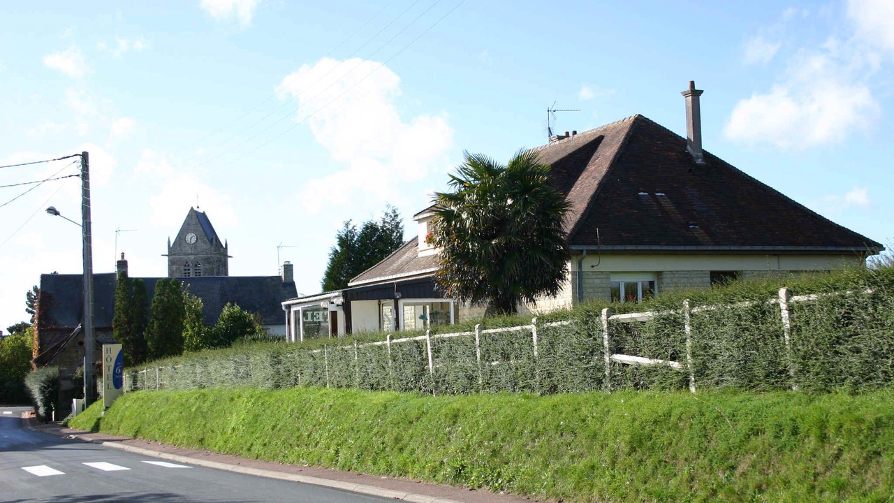 Photo of Buildings in Sainte-Mere-Eglise