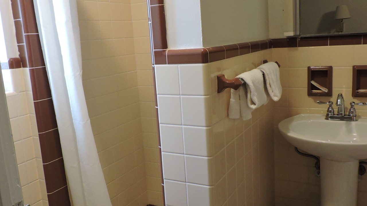 Photo of Bathroom in New Paris