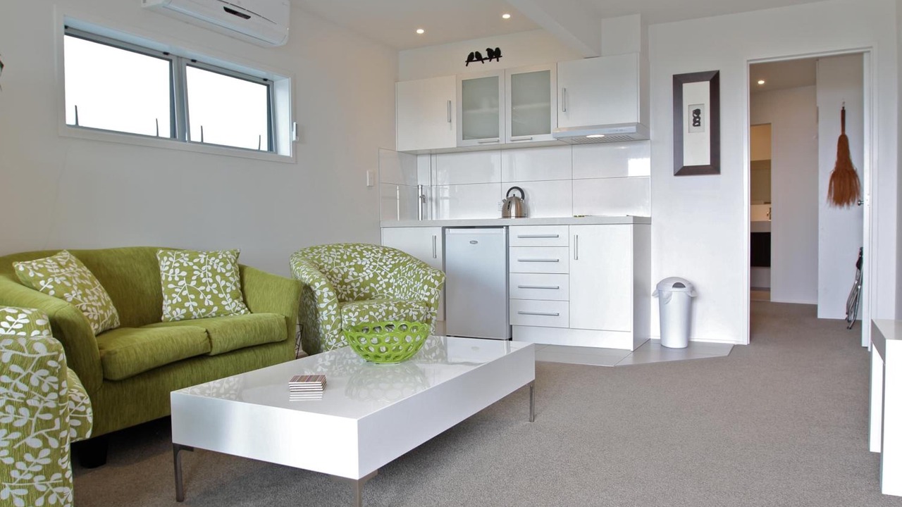 Photo of Others in Russell