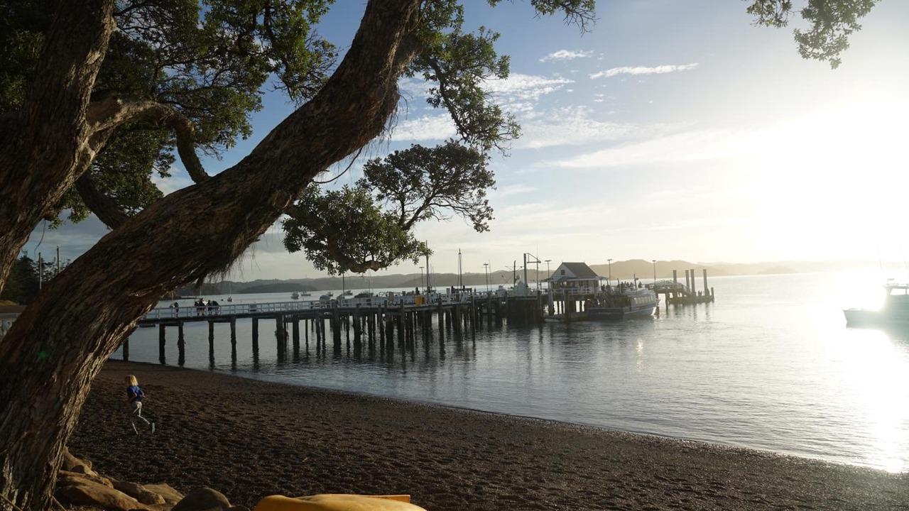 Photo of Others in Russell