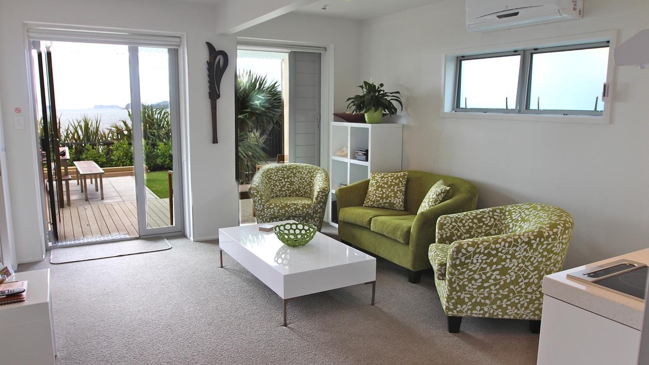 Photo of Others in Russell