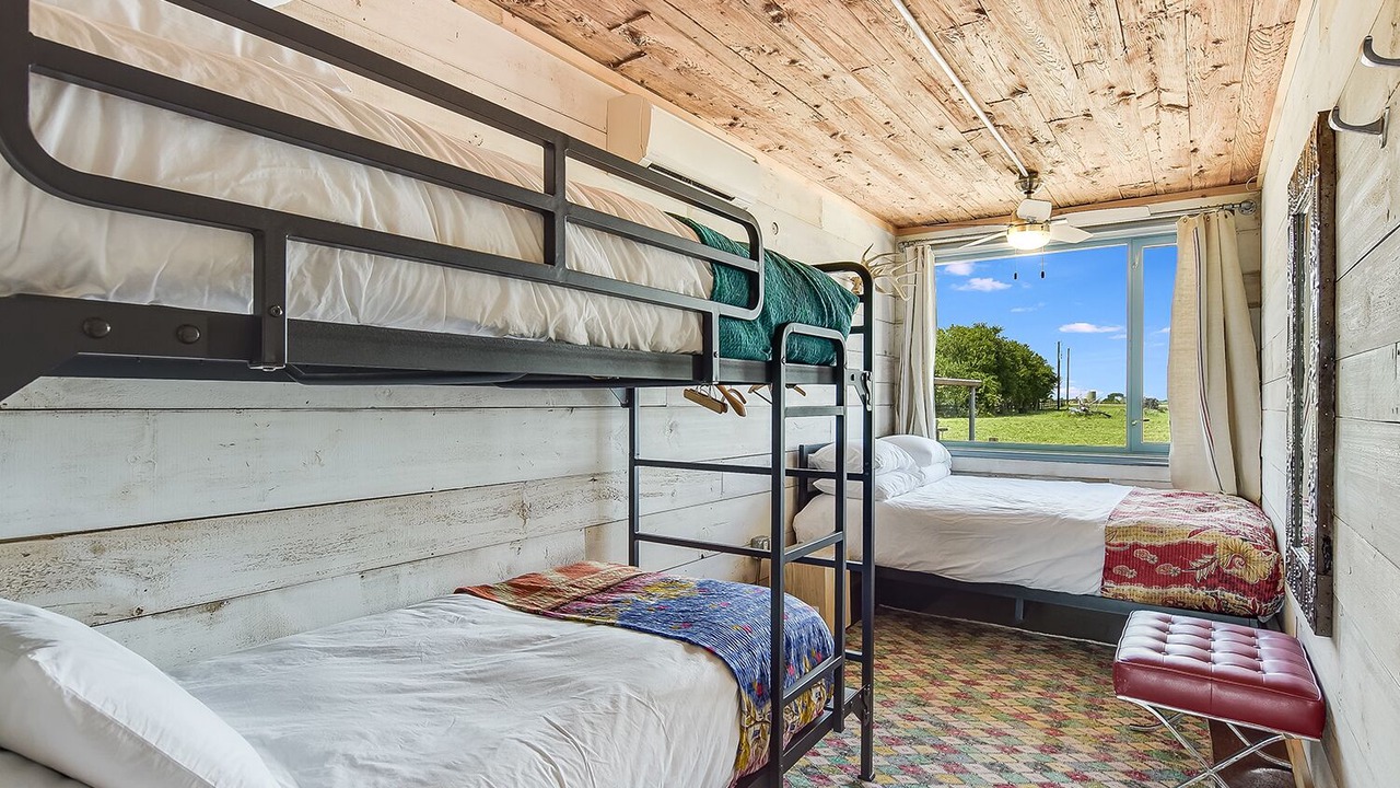 Photo of Bedroom in Round Top
