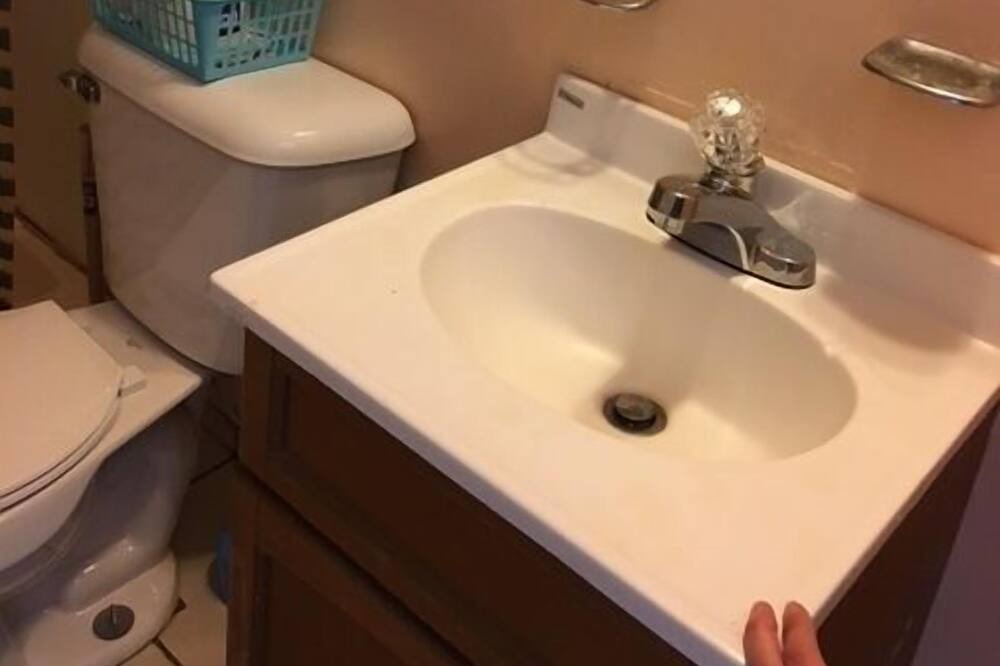Photo of Bathroom in Hamlet