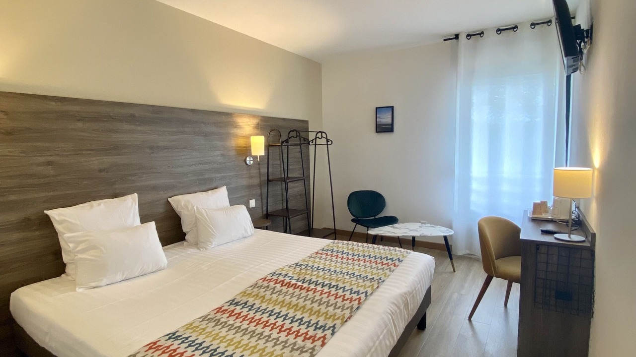 Photo of Bedroom in Treguier