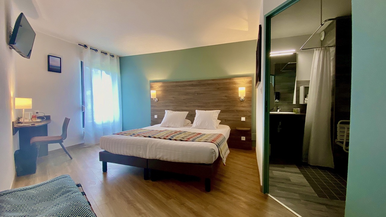 Photo of Bedroom in Treguier