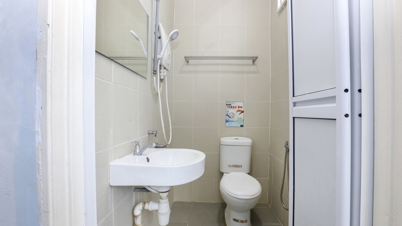 Photo of Bathroom in Kampung Merbau Patah