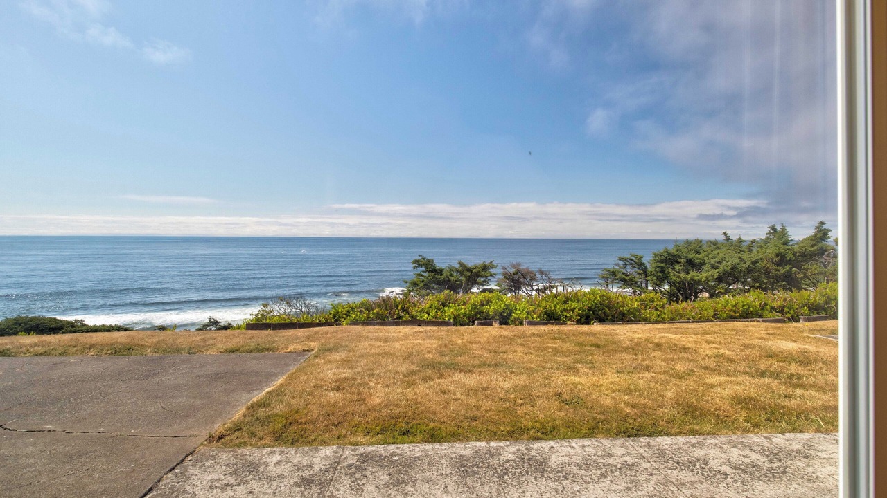 Photo of Bedroom in Lincoln City