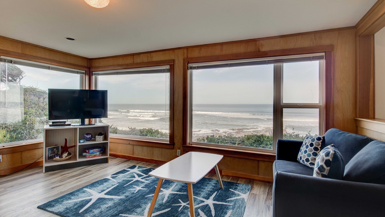 Photo of Bedroom in Lincoln City