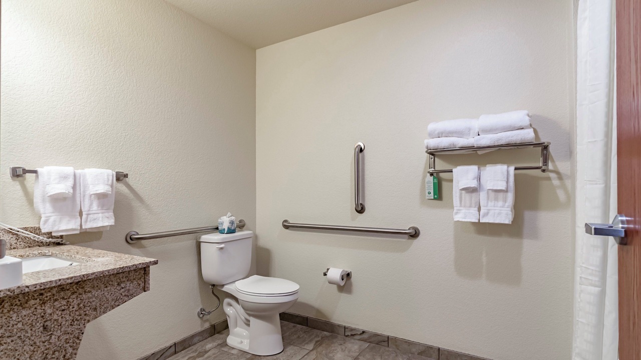 Photo of Bathroom in Lamoni