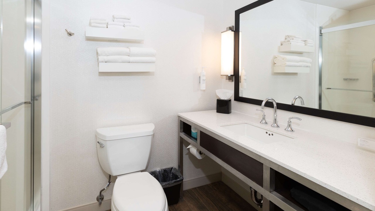 Photo of Bathroom in Montopolis