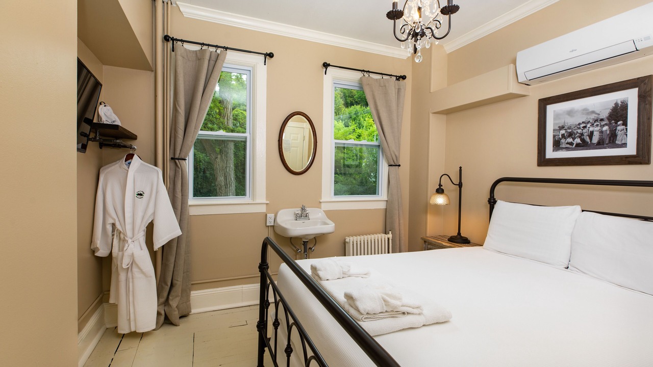 Photo of Bedroom in Mackinac Island