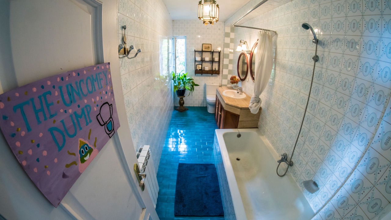 Photo of Bathroom in Aia