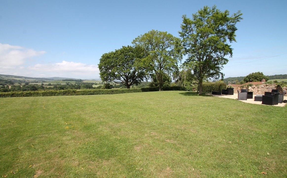 Photo of Outdoor in Old Cleeve