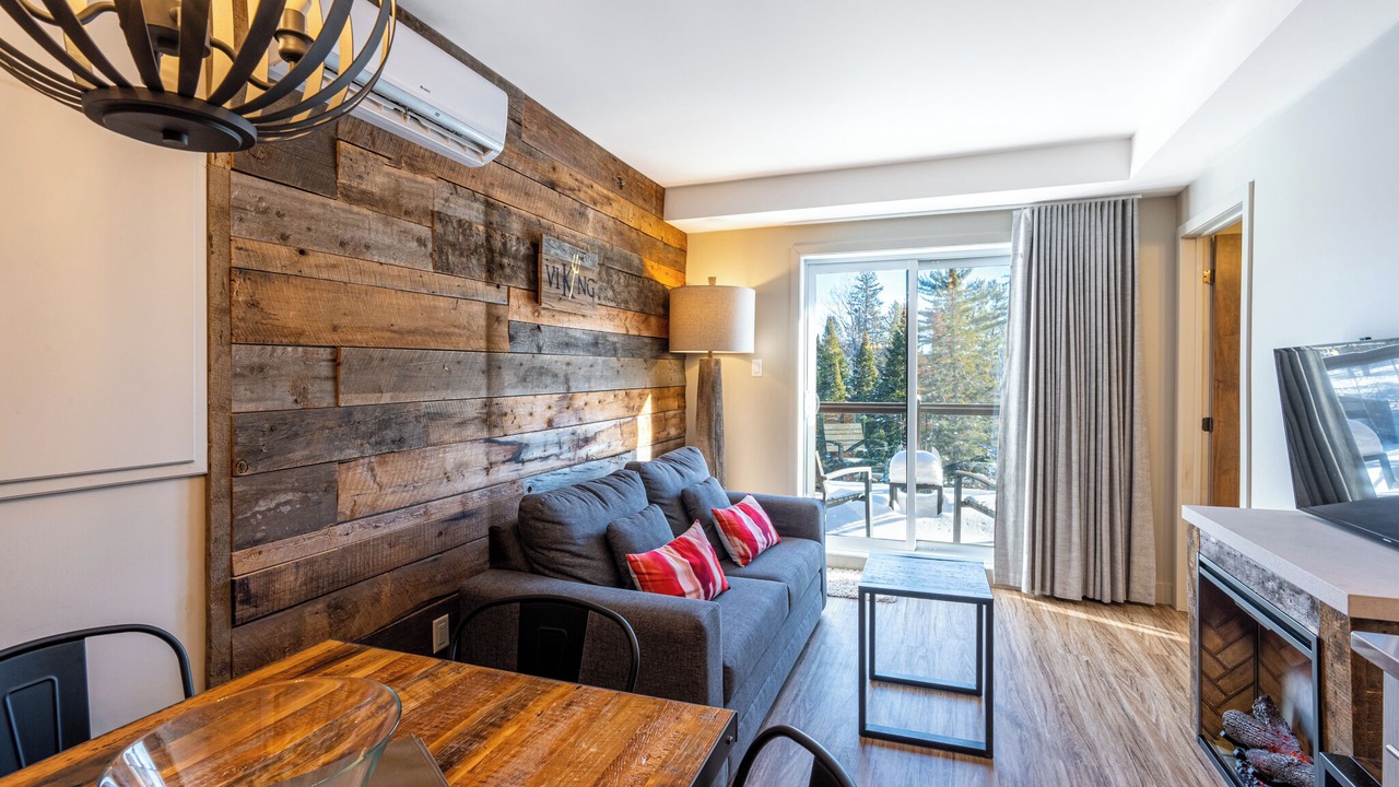Photo of Livingroom in Sainte-Marguerite-du-Lac-Masson