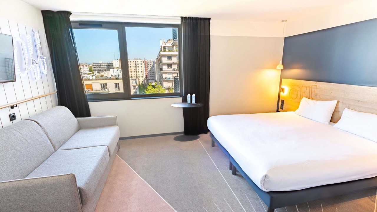 Photo of Bedroom in Republique–Point-du-Jour