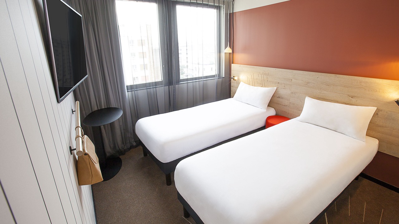 Photo of Bedroom in Republique–Point-du-Jour