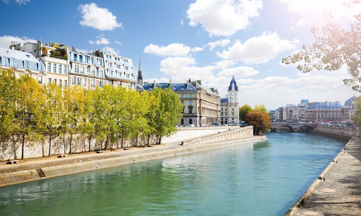 Photo of Outdoor in Republique–Point-du-Jour