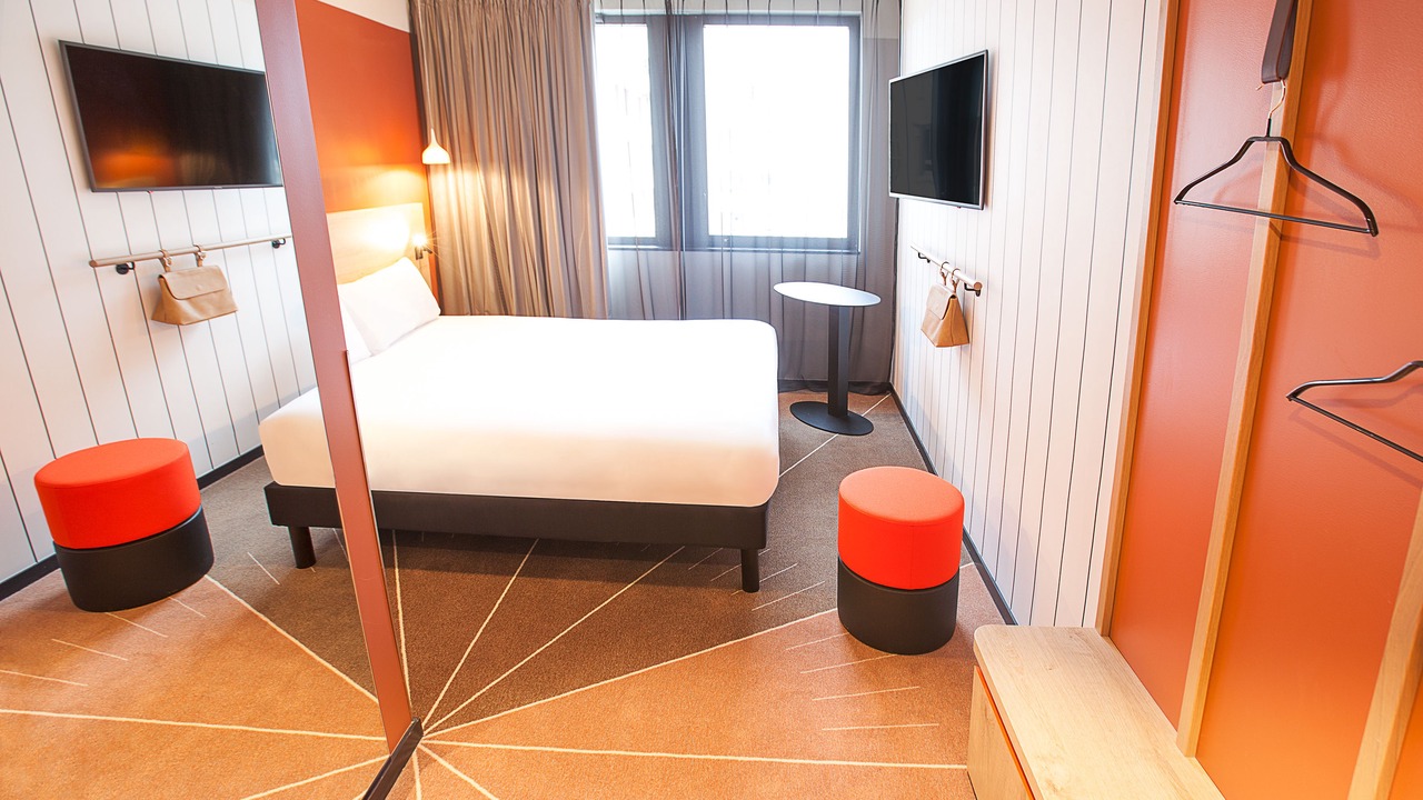 Photo of Bedroom in Republique–Point-du-Jour