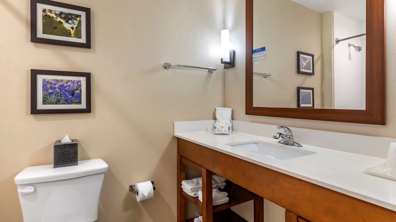 Photo of Bedroom in Kyle
