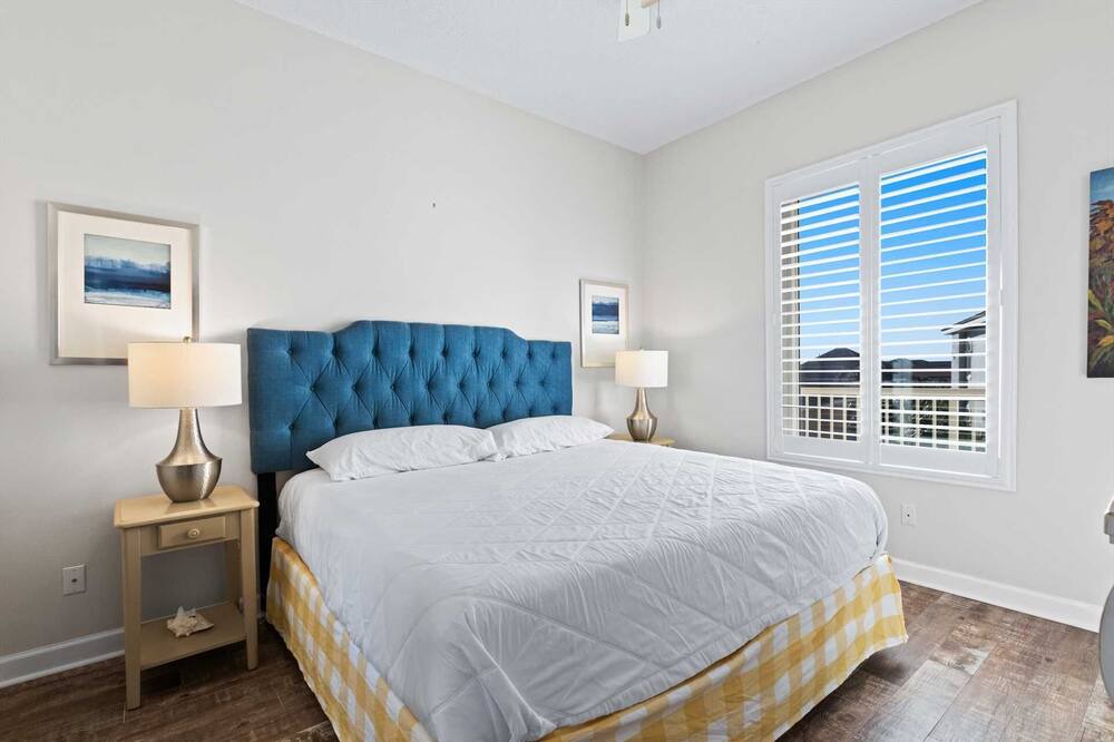 Photo of Others in Avalon Beach Estates