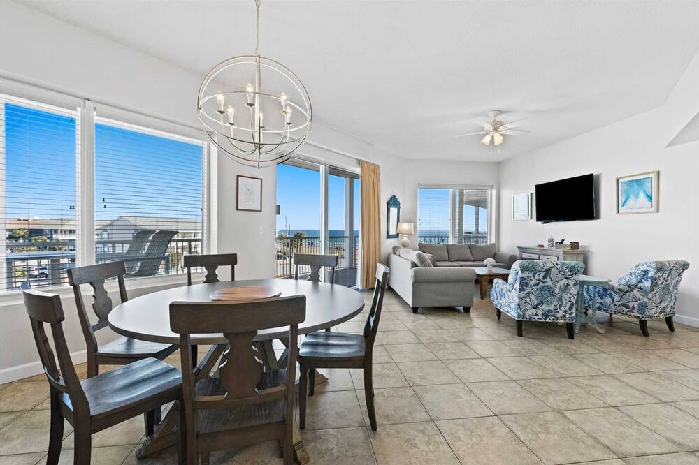 Photo of Others in Avalon Beach Estates