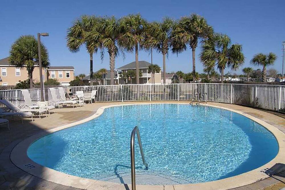 Photo of Outdoor in Avalon Beach Estates