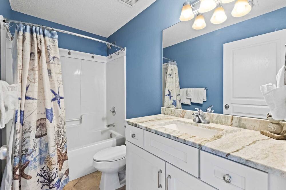 Photo of Bathroom in Avalon Beach Estates
