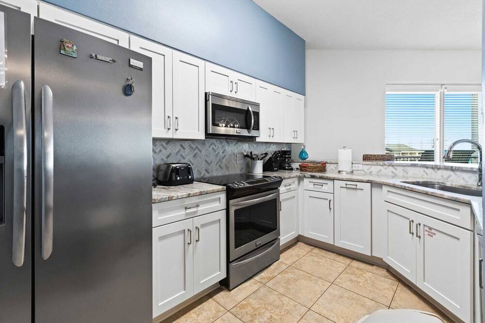 Photo of Kitchen in Avalon Beach Estates