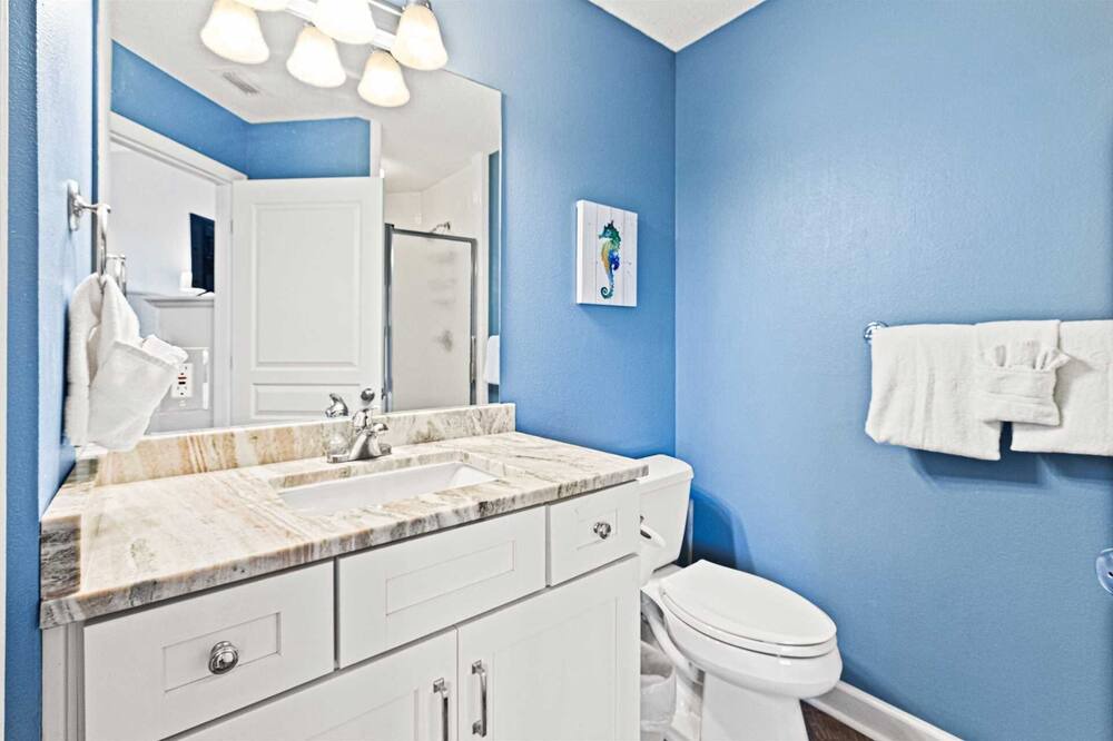 Photo of Bathroom in Avalon Beach Estates